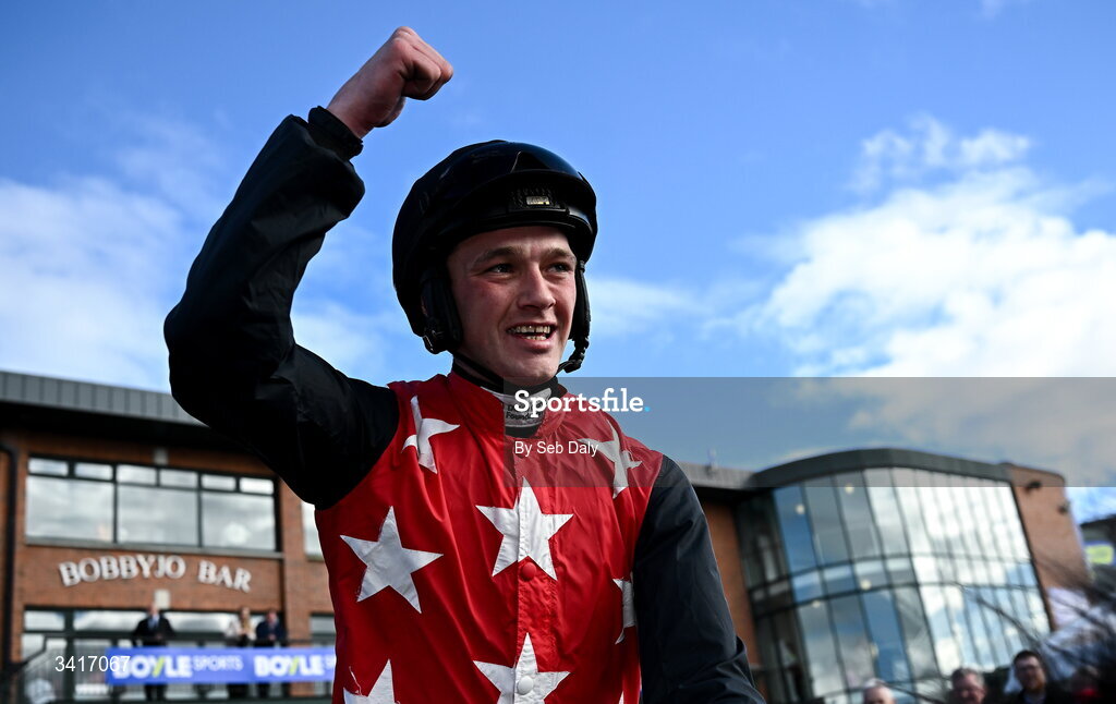5 April 2026; Jockey Cian Quirke after winning the WillowWarm Gold Cup on Fleur In The Park during day two of the Fairyhouse Easter Festival at Fairyhouse Racecourse in Ratoath, Meath. Photo by Seb Daly/Sportsfile