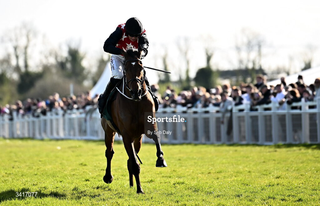 5 April 2026; Jockey Cian Quirke and mount Fleur In The Park on their way to winning the WillowWarm Gold Cup during day two of the Fairyhouse Easter Festival at Fairyhouse Racecourse in Ratoath, Meath. Photo by Seb Daly/Sportsfile