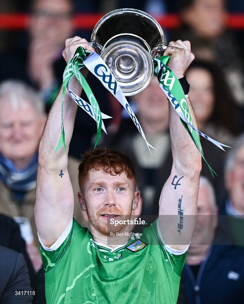 5 April 2026; Limerick captain Cian Lynch lifts the cup after the Allianz Hurling League Division 1A final match between Limerick and Cork at TUS Gaelic Grounds in Limerick. Photo by Ben McShane/Sportsfile