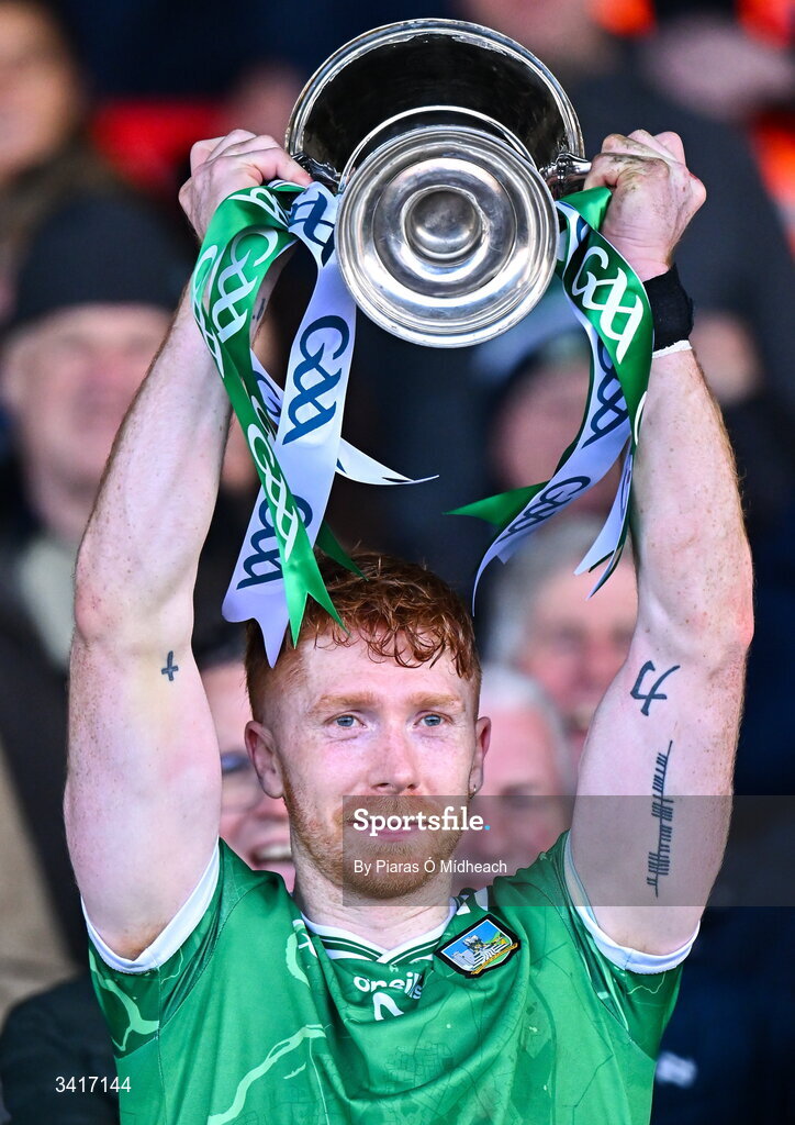 5 April 2026; Limerick captain Cian Lynch lifts the Croke Cup after his side's victory in the Allianz Hurling League Division 1A final match between Limerick and Cork at TUS Gaelic Grounds in Limerick. Photo by Piaras Ó Mídheach/Sportsfile