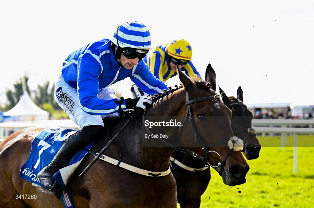 5 April 2026; Kiely's Place, with Patrick Mullins up, during the Paddy Kehoe Suspended Ceilings Novice Hurdle on day two of the Fairyhouse Easter Festival at Fairyhouse Racecourse in Ratoath, Meath. Photo by Seb Daly/Sportsfile