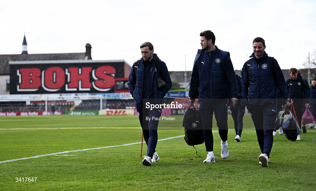 6 April 2026; Jordan Houston, Kevin Long and Pádraig Amond of Waterford arrive before the SSE Airtricity Men's Premier Division match between Bohemians and Waterford at Dalymount Park in Dublin. Photo by Paul Phelan/Sportsfile