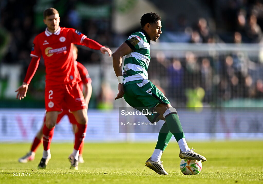 6 April 2026; Maleace Asamoah of Shamrock Rovers in action against Sean Gannon of Shelbourne during the SSE Airtricity Men's Premier Division match between Shamrock Rovers and Shelbourne at Tallaght Stadium in Dublin. Photo by Piaras Ó Mídheach/Sportsfile