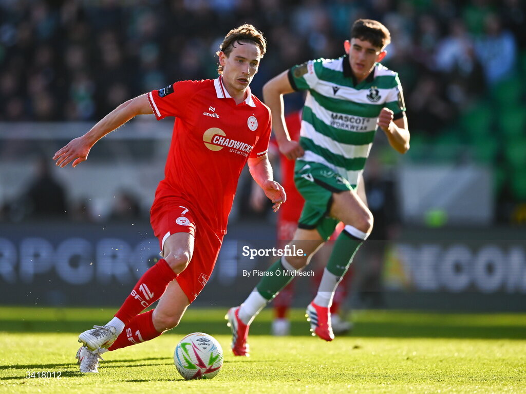 6 April 2026; Harry Wood of Shelbourne in action against during the SSE Airtricity Men's Premier Division match between Shamrock Rovers and Shelbourne at Tallaght Stadium in Dublin. Photo by Piaras Ó Mídheach/Sportsfile