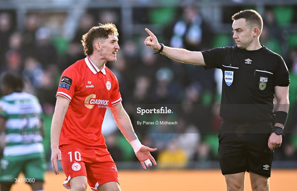 6 April 2026; John Martin of Shelbourne remonstrates with referee Kevin O'Sullivan during the SSE Airtricity Men's Premier Division match between Shamrock Rovers and Shelbourne at Tallaght Stadium in Dublin. Photo by Piaras Ó Mídheach/Sportsfile