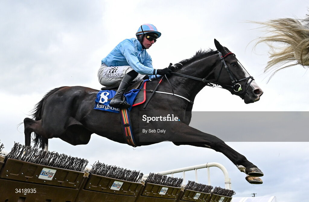 6 April 2026; Jet To Monte Carlo, with Donagh Meyler up, during the Farmhouse Foods Novice Handicap Hurdle on day three of the Fairyhouse Easter Festival at Fairyhouse Racecourse in Ratoath, Meath. Photo by Seb Daly/Sportsfile