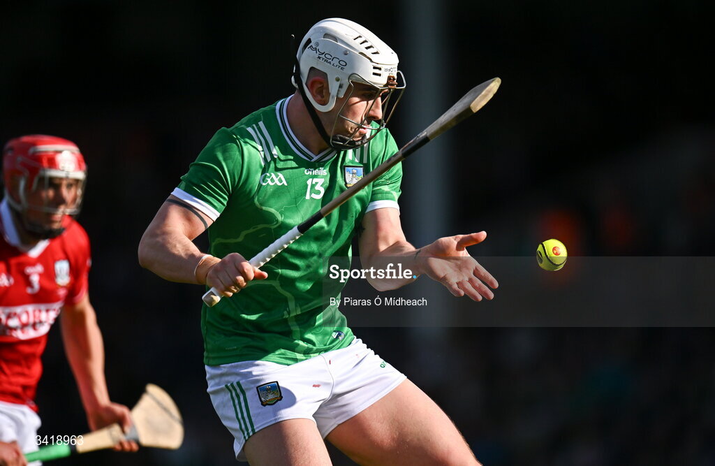 5 April 2026; Aaron Gillane of Limerick shoots under pressure from Ciarán Joyce of Cork during the Allianz Hurling League Division 1A final match between Limerick and Cork at TUS Gaelic Grounds in Limerick. Photo by Piaras Ó Mídheach/Sportsfile