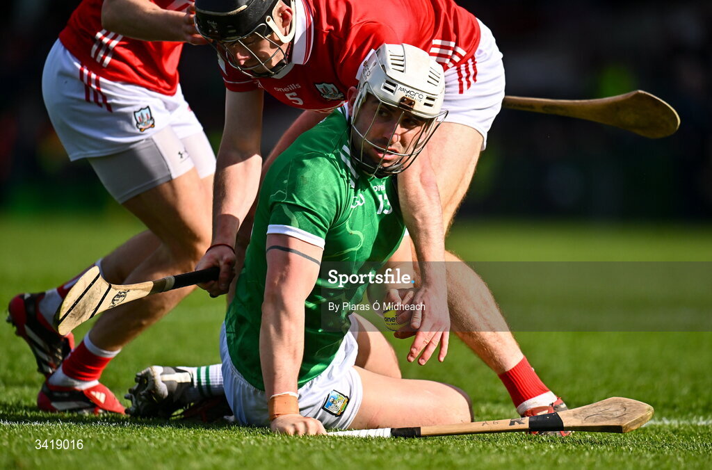 5 April 2026; Aaron Gillane of Limerick in action against Eoin Downey of Cork during the Allianz Hurling League Division 1A final match between Limerick and Cork at TUS Gaelic Grounds in Limerick. Photo by Piaras Ó Mídheach/Sportsfile