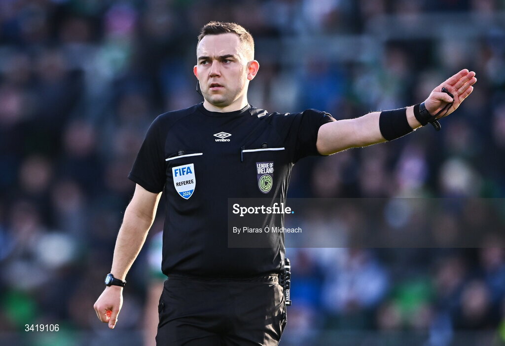 6 April 2026; Referee Kevin O'Sullivan during the SSE Airtricity Men's Premier Division match between Shamrock Rovers and Shelbourne at Tallaght Stadium in Dublin. Photo by Piaras Ó Mídheach/Sportsfile