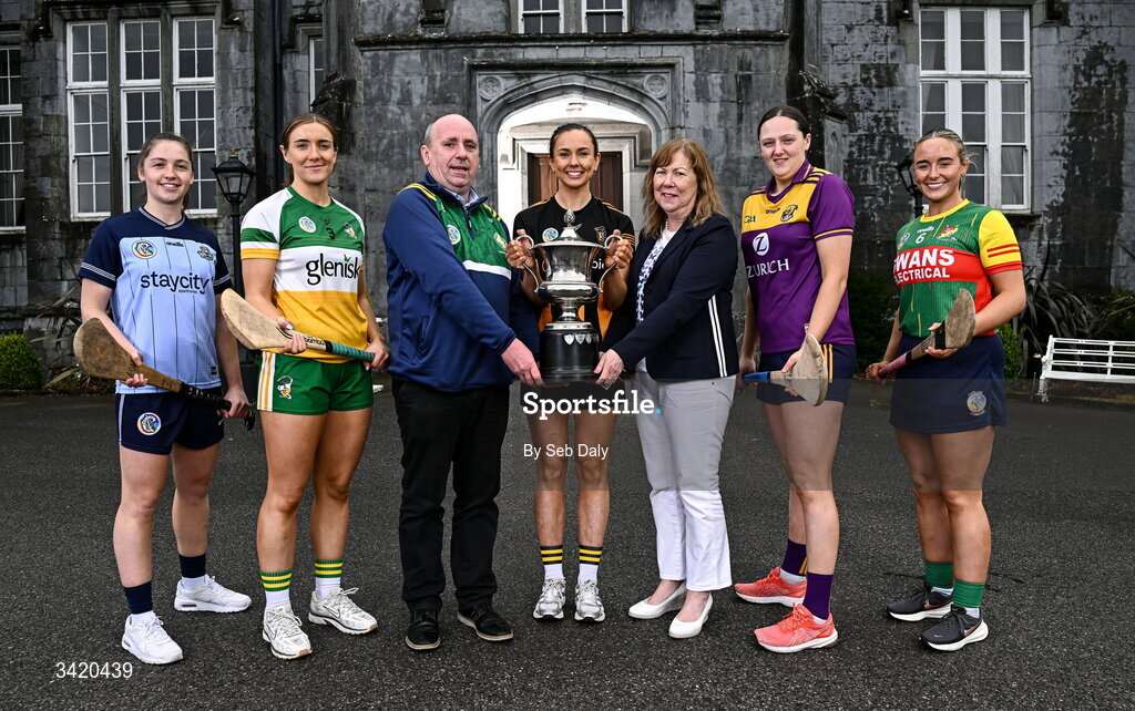 9 April 2026; In attendance are, from left, Aisling O'Neill of Dublin, Amy Byrne of Offaly, Leinster Camogie vice chair John Weir, Caoimhe Dowling of Kilkenny, Uachtarán Tofa an Chumainn Camógaíochta Ailish Whitty, Keeva Steadmond of Wexford, and Rachel Breen of Carlow, at the launch of the 2026 Leinster GAA Senior Camogie Championship, at The Kinnitty Castle Hotel in Kinnitty, Offaly. Photo by Seb Daly/Sportsfile