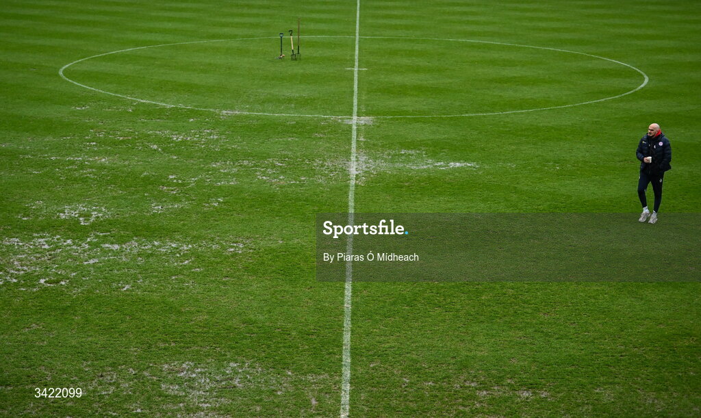 10 April 2026; Shelbourne head coach Joey O'Brien walks the pitch before the SSE Airtricity Men's Premier Division match between Galway United and Shelbourne at Eamonn Deacy Park in Galway. Photo by Piaras Ó Mídheach/Sportsfile