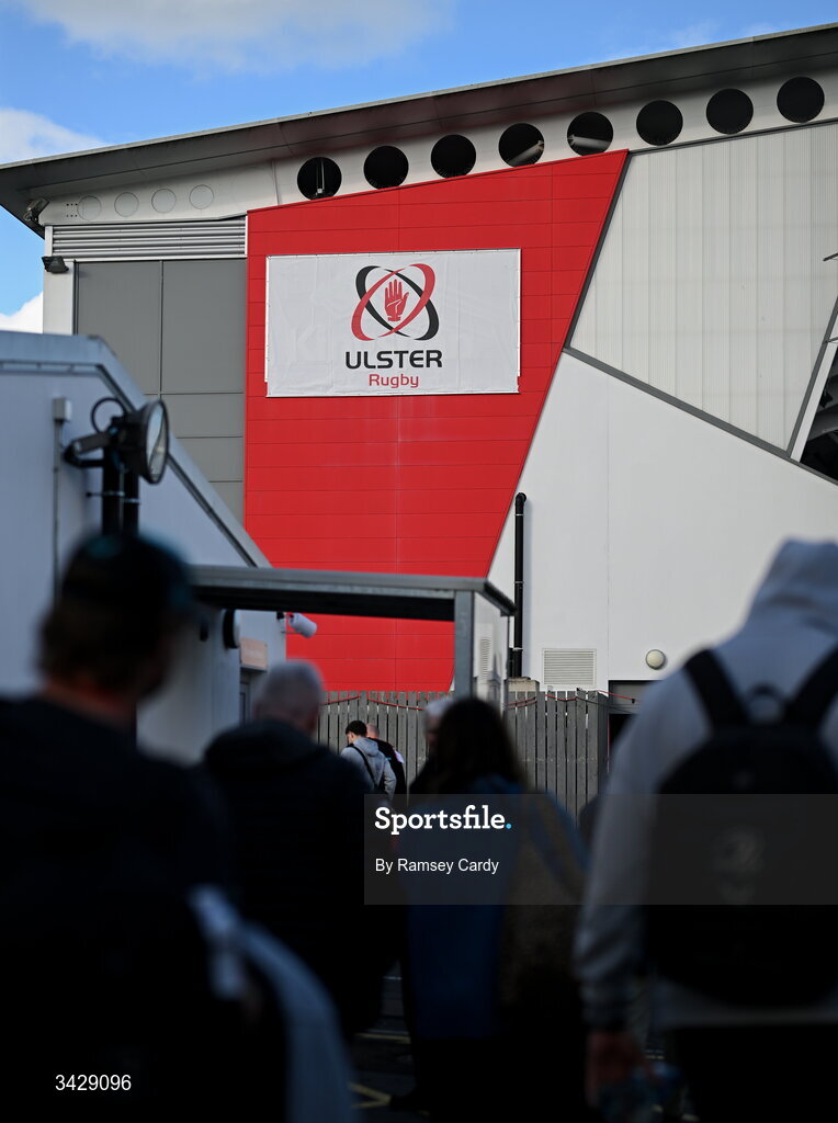 17 April 2026; Leinster players arrive before the United Rugby Championship match between Ulster and Leinster at Affidea Stadium in Belfast. Photo by Ramsey Cardy/Sportsfile