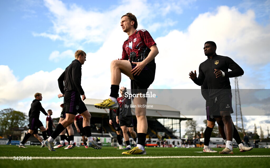 17 April 2026; David Hurley of Galway United warms-up before the SSE Airtricity Men's Premier Division match between Dundalk and Galway United at Oriel Park in Dundalk, Louth. Photo by Ben McShane/Sportsfile