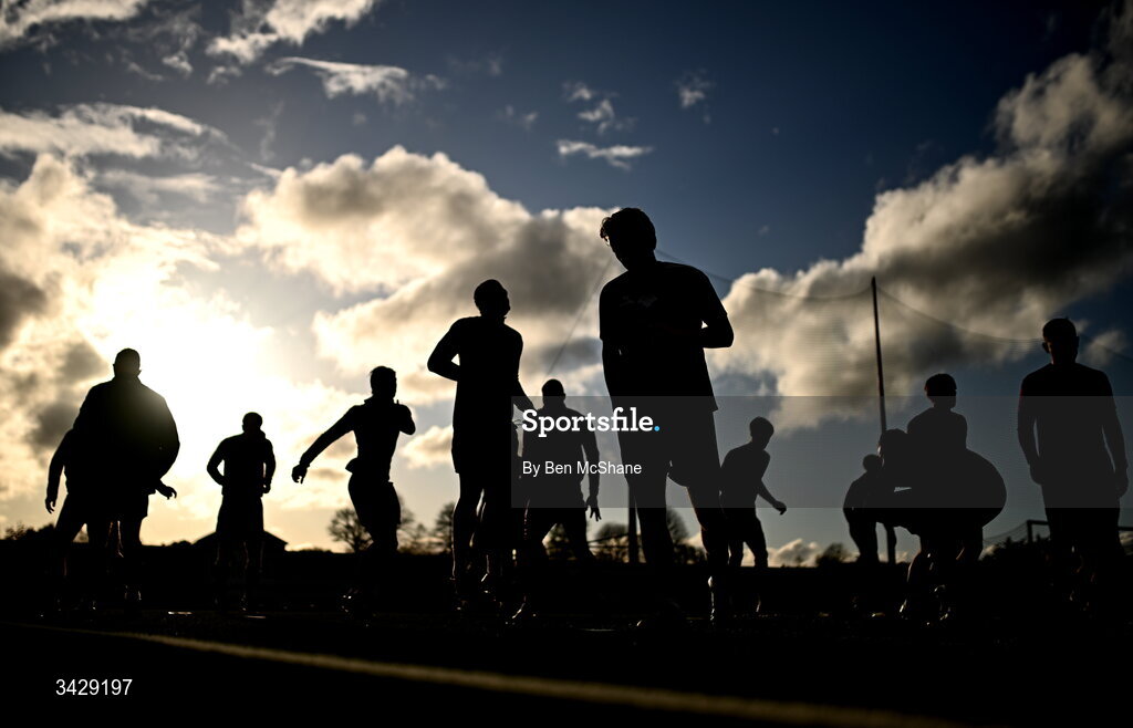 17 April 2026; David Hurley of Galway United warms-up alongside his teammates before the SSE Airtricity Men's Premier Division match between Dundalk and Galway United at Oriel Park in Dundalk, Louth. Photo by Ben McShane/Sportsfile