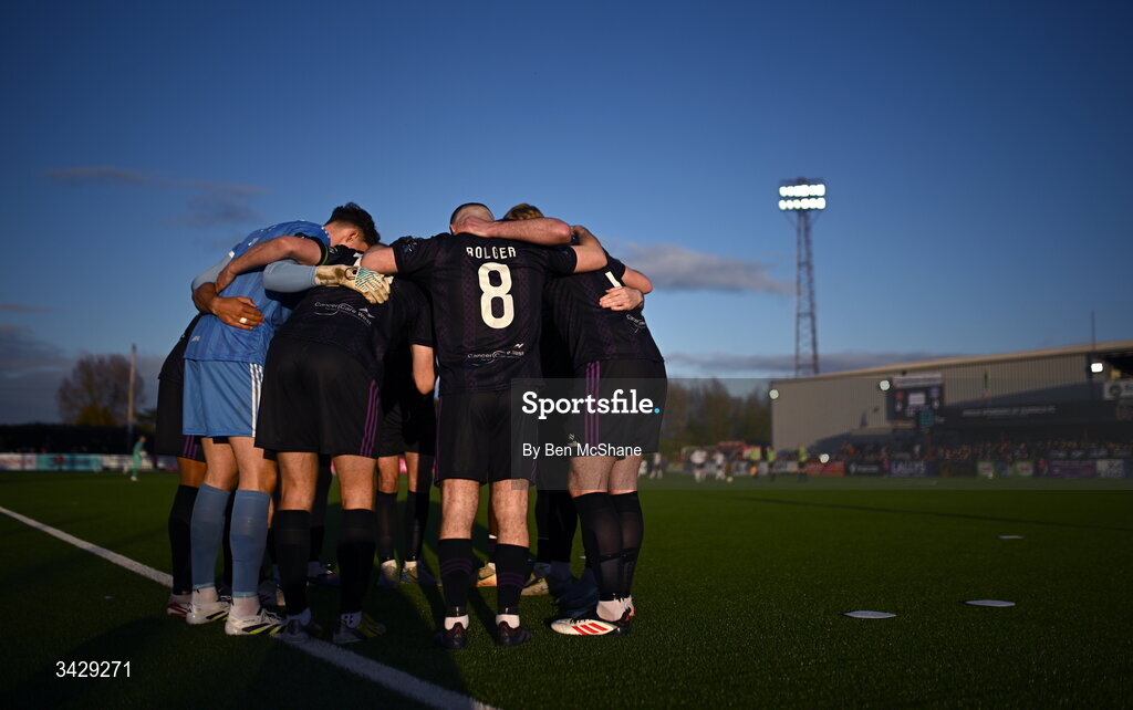 17 April 2026; Galway United players huddle before the SSE Airtricity Men's Premier Division match between Dundalk and Galway United at Oriel Park in Dundalk, Louth. Photo by Ben McShane/Sportsfile
