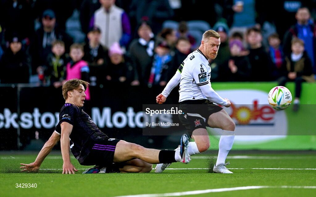 17 April 2026; Daryl Horgan of Dundalk in action against Arthur Parker of Galway United during the SSE Airtricity Men's Premier Division match between Dundalk and Galway United at Oriel Park in Dundalk, Louth. Photo by Ben McShane/Sportsfile
