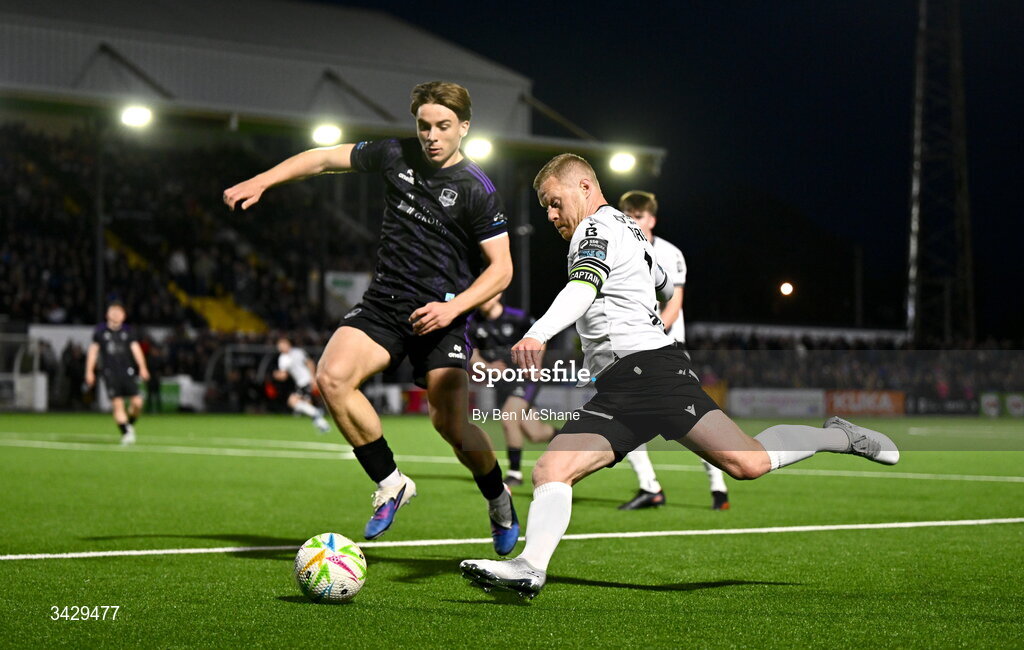 17 April 2026; Daryl Horgan of Dundalk in action against Arthur Parker of Galway United during the SSE Airtricity Men's Premier Division match between Dundalk and Galway United at Oriel Park in Dundalk, Louth. Photo by Ben McShane/Sportsfile