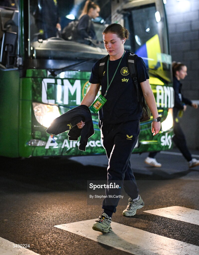 18 April 2026; Emily Murphy of Republic of Ireland arrives before the 2027 FIFA Women’s World Cup Qualifier match between Republic of Ireland and Poland at the Aviva Stadium in Dublin. Photo by Stephen McCarthy/Sportsfile