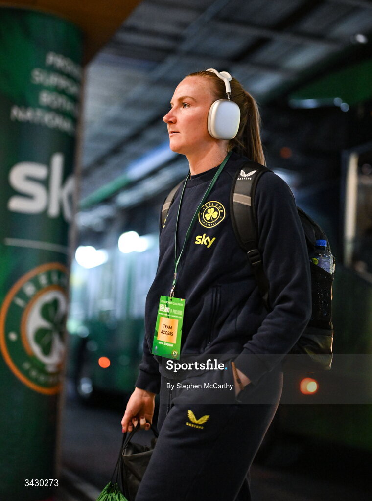18 April 2026; Republic of Ireland goalkeeper Courtney Brosnan arrives before the 2027 FIFA Women’s World Cup Qualifier match between Republic of Ireland and Poland at the Aviva Stadium in Dublin. Photo by Stephen McCarthy/Sportsfile