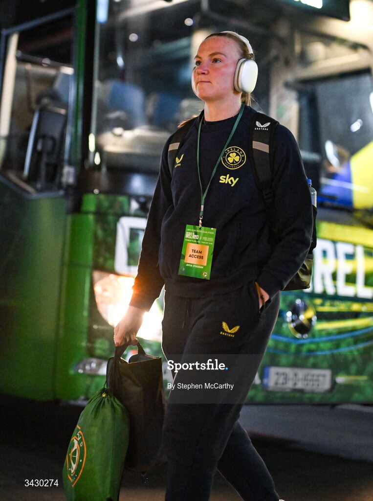 18 April 2026; Republic of Ireland goalkeeper Courtney Brosnan arrives before the 2027 FIFA Women’s World Cup Qualifier match between Republic of Ireland and Poland at the Aviva Stadium in Dublin. Photo by Stephen McCarthy/Sportsfile
