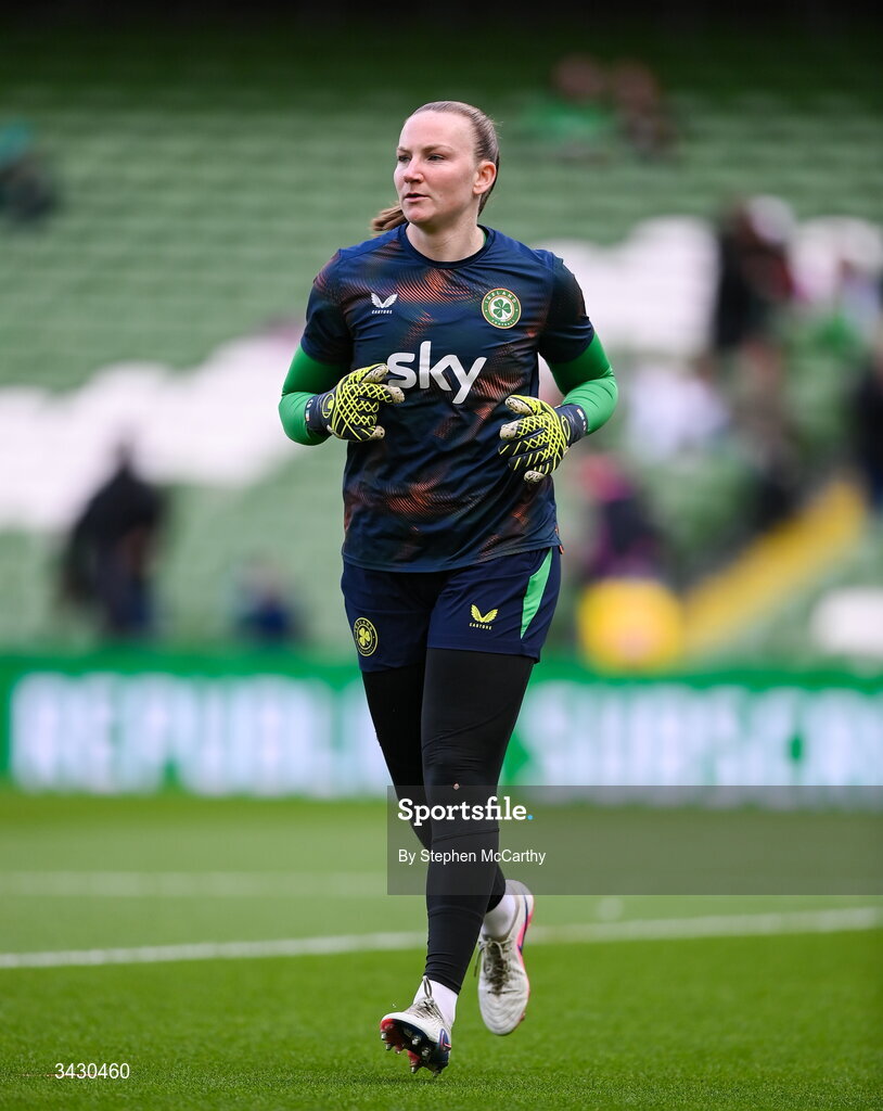 18 April 2026; Republic of Ireland goalkeeper Courtney Brosnan before the 2027 FIFA Women’s World Cup Qualifier match between Republic of Ireland and Poland at the Aviva Stadium in Dublin. Photo by Stephen McCarthy/Sportsfile