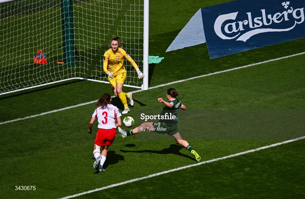 18 April 2026; Emily Murphy of Republic of Ireland has a shot at goal during the 2027 FIFA Women’s World Cup Qualifier match between Republic of Ireland and Poland at the Aviva Stadium in Dublin. Photo by Tyler Miller/Sportsfile
