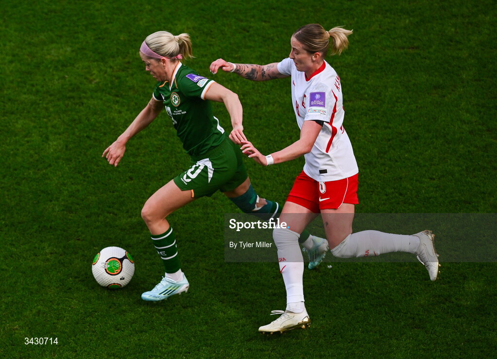 18 April 2026; Denise O'Sullivan of Republic of Ireland in action against Ewelina Kamczyk of Poland during the 2027 FIFA Women’s World Cup Qualifier match between Republic of Ireland and Poland at the Aviva Stadium in Dublin. Photo by Tyler Miller/Sportsfile