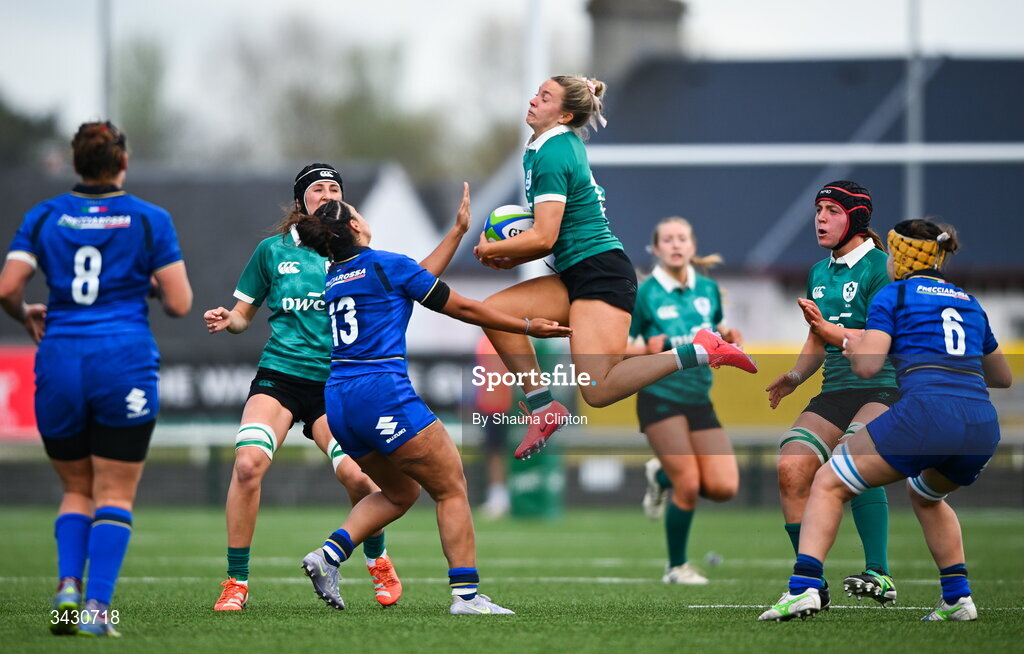 18 April 2026; Lucia Linn of Ireland catches a high ball during the Women's U21 Six Nations Series match between Ireland and Italy at Dexcom Stadium in Galway. Photo by Shauna Clinton/Sportsfile
