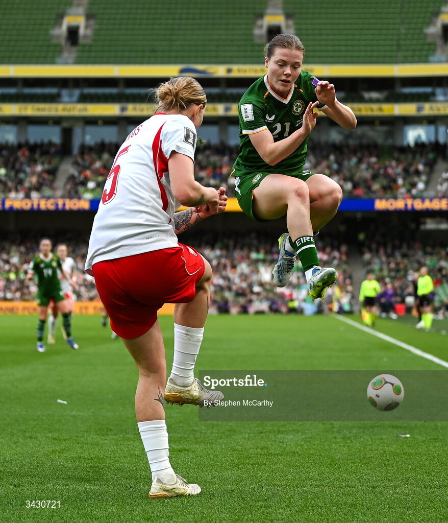 18 April 2026; Oliwia Wos of Poland in action against Emily Murphy of Republic of Ireland during the 2027 FIFA Women’s World Cup Qualifier match between Republic of Ireland and Poland at the Aviva Stadium in Dublin. Photo by Stephen McCarthy/Sportsfile