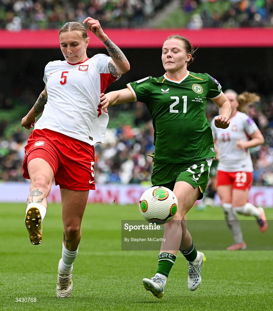 18 April 2026; Oliwia Wos of Poland in action against Emily Murphy of Republic of Ireland during the 2027 FIFA Women’s World Cup Qualifier match between Republic of Ireland and Poland at the Aviva Stadium in Dublin. Photo by Stephen McCarthy/Sportsfile