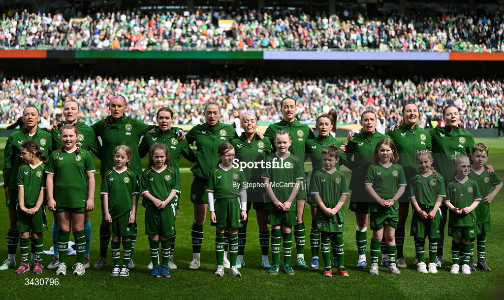 18 April 2026; Republic of Ireland players during the national anthem before the 2027 FIFA Women’s World Cup Qualifier match between Republic of Ireland and Poland at the Aviva Stadium in Dublin. Photo by Stephen McCarthy/Sportsfile