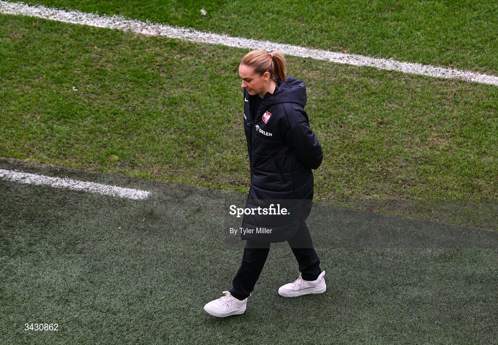 18 April 2026; Poland head coach Nina Patalon during the 2027 FIFA Women’s World Cup Qualifier match between Republic of Ireland and Poland at the Aviva Stadium in Dublin. Photo by Tyler Miller/Sportsfile