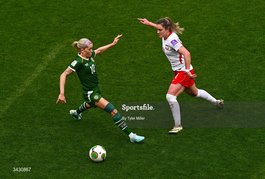 18 April 2026; Denise O'Sullivan of Republic of Ireland in action against Paulina Tomasiak of Poland during the 2027 FIFA Women’s World Cup Qualifier match between Republic of Ireland and Poland at the Aviva Stadium in Dublin. Photo by Tyler Miller/Sportsfile