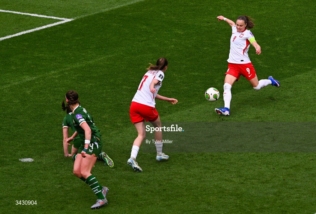 18 April 2026; Ewa Pajor of Poland has an attempt at goal during the 2027 FIFA Women’s World Cup Qualifier match between Republic of Ireland and Poland at the Aviva Stadium in Dublin. Photo by Tyler Miller/Sportsfile