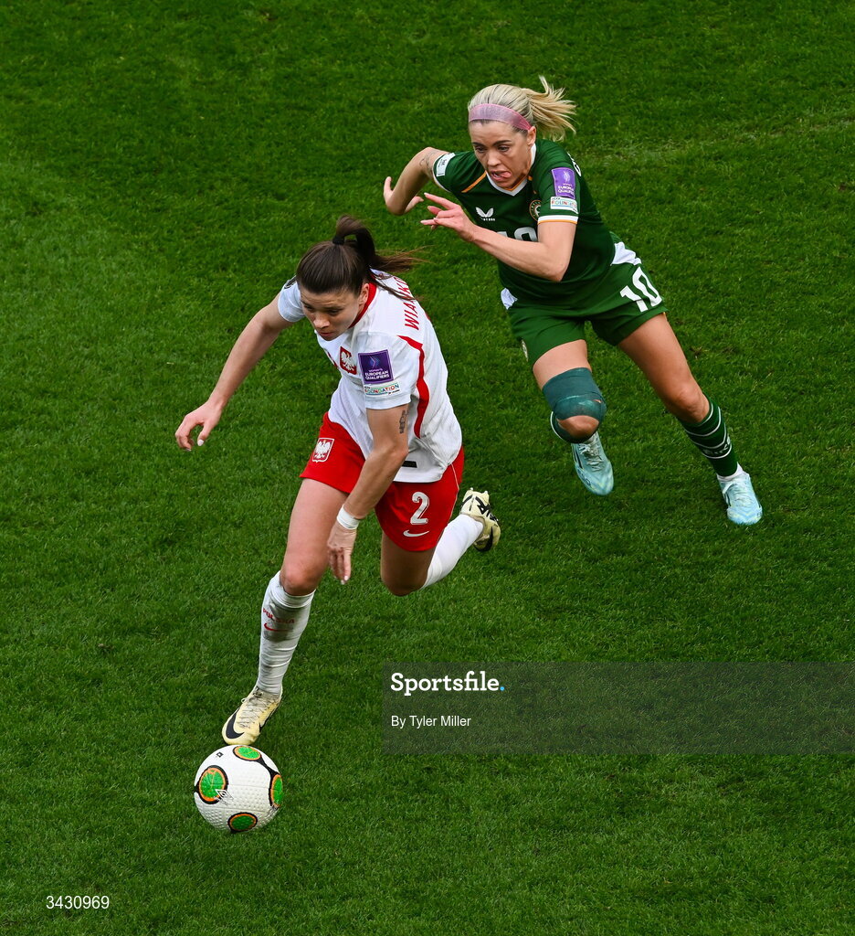 18 April 2026; Martyna Wiankowska of Poland in action against Denise O'Sullivan of Republic of Ireland during the 2027 FIFA Women’s World Cup Qualifier match between Republic of Ireland and Poland at the Aviva Stadium in Dublin. Photo by Tyler Miller/Sportsfile