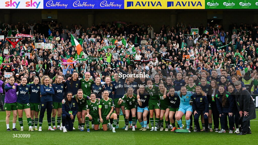 18 April 2026; Republic of Ireland players and supporters celebrate after the 2027 FIFA Women’s World Cup Qualifier match between Republic of Ireland and Poland at the Aviva Stadium in Dublin. Photo by Stephen McCarthy/Sportsfile