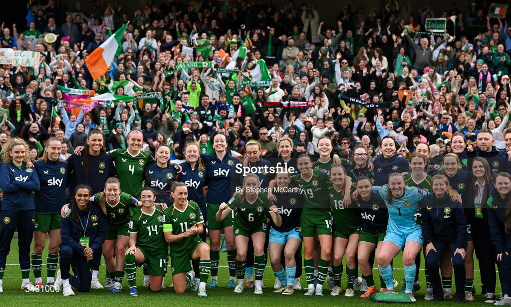 18 April 2026; Republic of Ireland players and supporters celebrate after the 2027 FIFA Women’s World Cup Qualifier match between Republic of Ireland and Poland at the Aviva Stadium in Dublin. Photo by Stephen McCarthy/Sportsfile