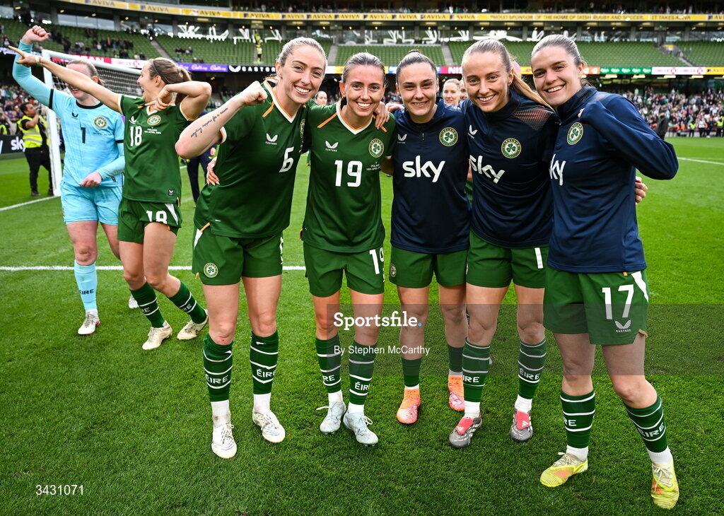 18 April 2026; Republic of Ireland players celebrate after the 2027 FIFA Women’s World Cup Qualifier match between Republic of Ireland and Poland at the Aviva Stadium in Dublin. Photo by Stephen McCarthy/Sportsfile