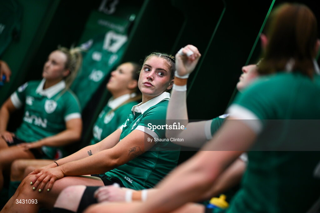 18 April 2026; Katie Whelan of Ireland, centre, in the dressing room before the Women's Six Nations Rugby Championship match between Ireland and Italy at Dexcom Stadium in Galway. Photo by Shauna Clinton/Sportsfile