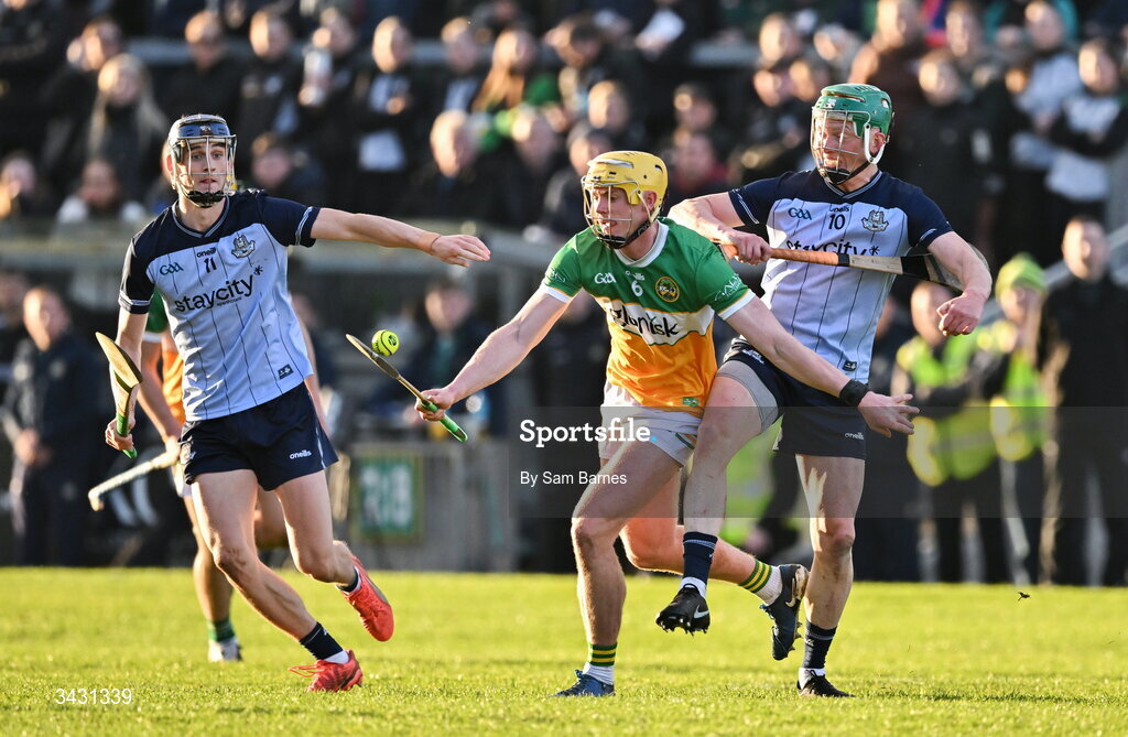 18 April 2026; Killian Sampson of Offaly in action against Fergal Whitely, right, and Brian Hayes of Dublin during the Leinster GAA Senior Hurling Championship Round 1 match between Offaly and Dublin at Glenisk O'Connor Park in Tullamore, Offaly. Photo by Sam Barnes/Sportsfile