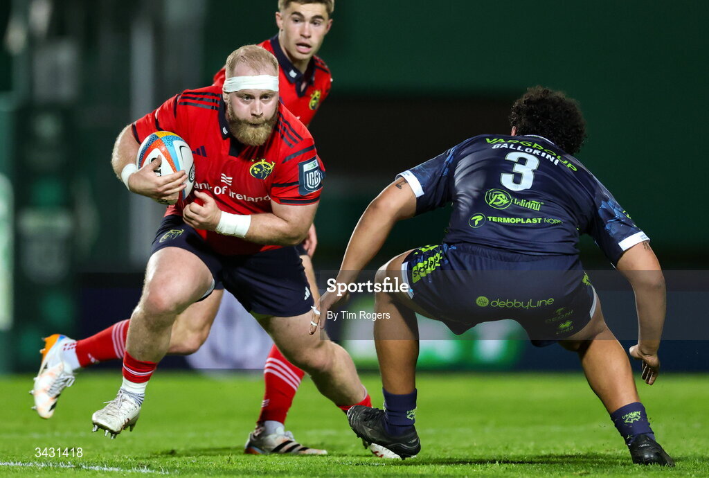 18 April 2026; Jeremy Loughman of Munster in action against Marcos Gallorini of Benetton during the United Rugby Championship match between Benetton and Munster at Stadio Monigo in Treviso, Italy. Photo by Tim Rogers/Sportsfile