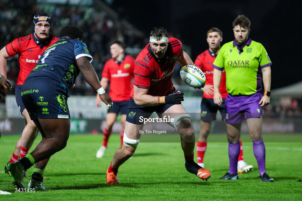 18 April 2026; Tom Ahern of Munster in action against Destiny Aminu of Benetton during the United Rugby Championship match between Benetton and Munster at Stadio Monigo in Treviso, Italy. Photo by Tim Rogers/Sportsfile