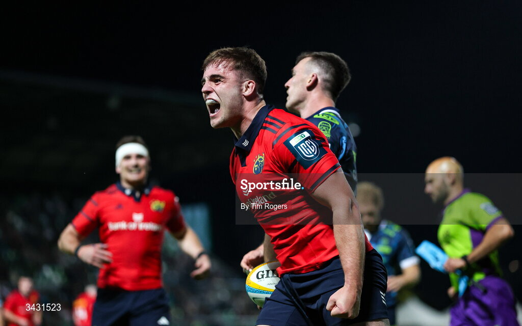 18 April 2026; Alex Kendellen of Munster celebrates after scoring a try during the United Rugby Championship match between Benetton and Munster at Stadio Monigo in Treviso, Italy. Photo by Tim Rogers/Sportsfile