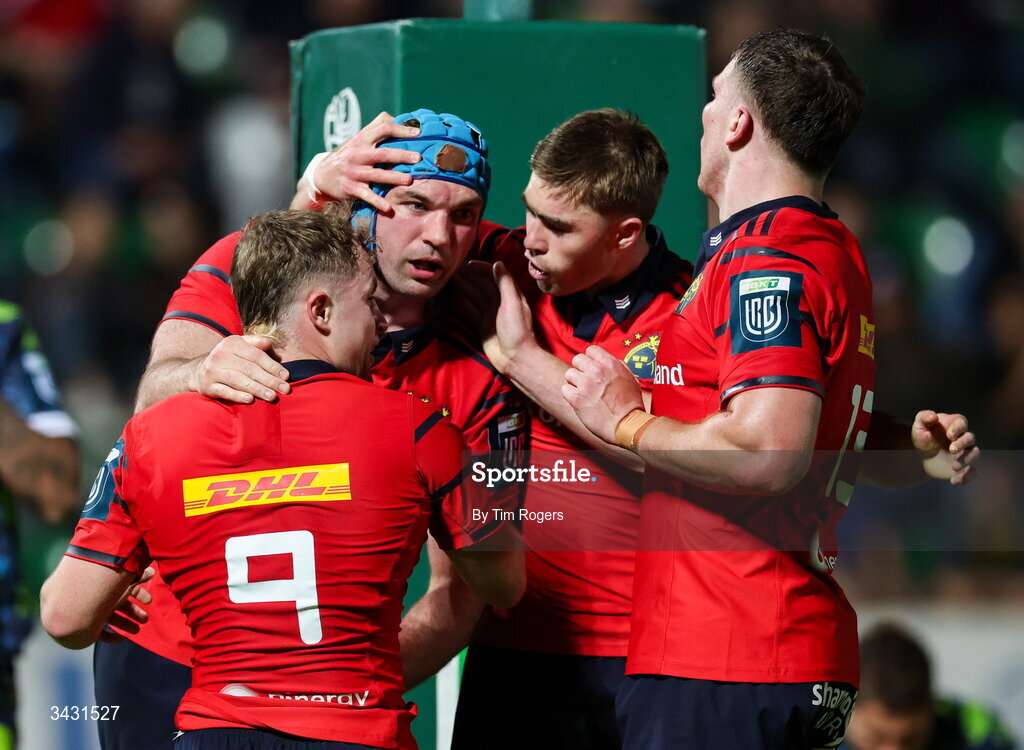 18 April 2026; Tadhg Beirne of Munster is congratulated by teammates on scoring a second-half try during the United Rugby Championship match between Benetton and Munster at Stadio Monigo in Treviso, Italy. Photo by Tim Rogers/Sportsfile