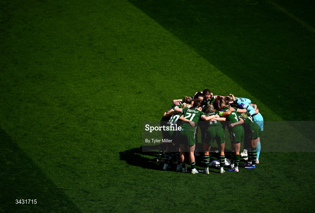 18 April 2026; The Republic of Ireland team huddle before the 2027 FIFA Women’s World Cup Qualifier match between Republic of Ireland and Poland at the Aviva Stadium in Dublin. Photo by Tyler Miller/Sportsfile
