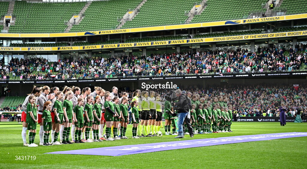 18 April 2026; Players and officials before the 2027 FIFA Women’s World Cup Qualifier match between Republic of Ireland and Poland at the Aviva Stadium in Dublin. Photo by Seb Daly/Sportsfile