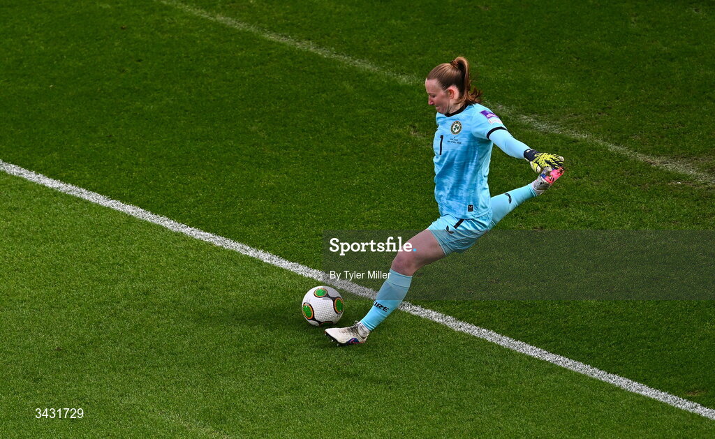 18 April 2026; Republic of Ireland goalkeeper Courtney Brosnan during the 2027 FIFA Women’s World Cup Qualifier match between Republic of Ireland and Poland at the Aviva Stadium in Dublin. Photo by Tyler Miller/Sportsfile