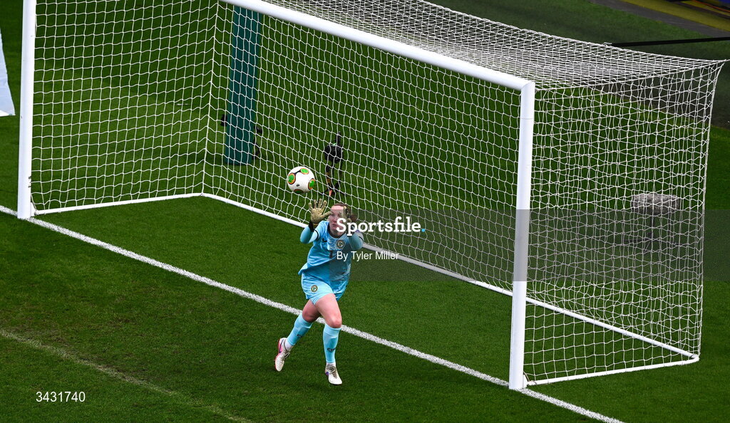 18 April 2026; Republic of Ireland goalkeeper Courtney Brosnan during the 2027 FIFA Women’s World Cup Qualifier match between Republic of Ireland and Poland at the Aviva Stadium in Dublin. Photo by Tyler Miller/Sportsfile