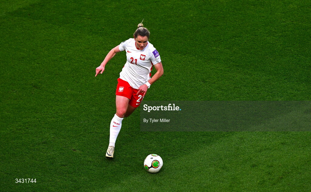 18 April 2026; Paulina Tomasiak of Poland during the 2027 FIFA Women’s World Cup Qualifier match between Republic of Ireland and Poland at the Aviva Stadium in Dublin. Photo by Tyler Miller/Sportsfile