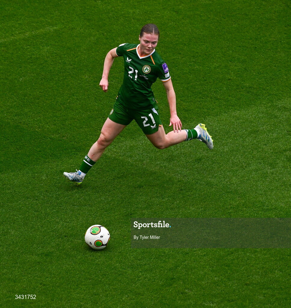 18 April 2026; Emily Murphy of Republic of Ireland during the 2027 FIFA Women’s World Cup Qualifier match between Republic of Ireland and Poland at the Aviva Stadium in Dublin. Photo by Tyler Miller/Sportsfile